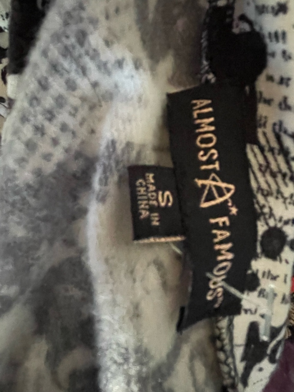 Almost Famous Size Small LIKE NEW Top - Picture 6 of 9